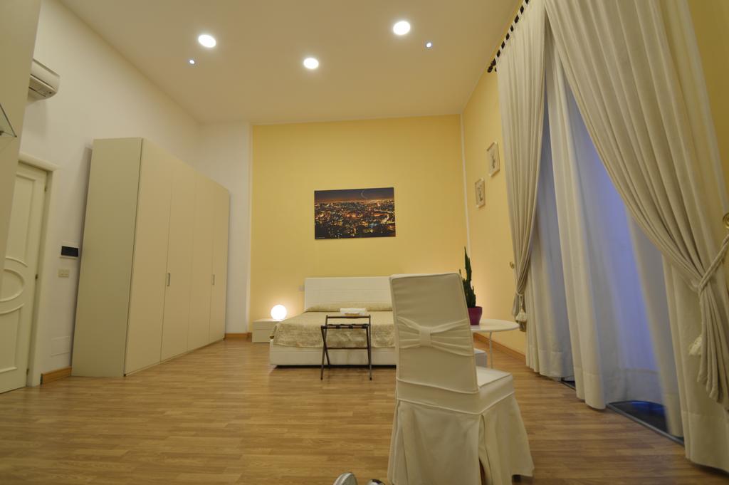 B&B Palazzo Ruffo Di Bagnara Νάπολη Δωμάτιο φωτογραφία